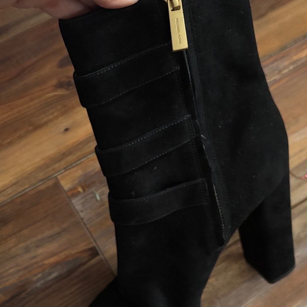 MICHAEL Michael Kors Black Heeled Boots with Gold Buttons 8.5 - Picture 5 of 7